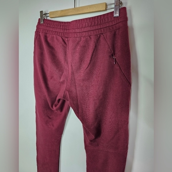 GYMSHARK medium maroon athletic joggers - Picture 4 of 7